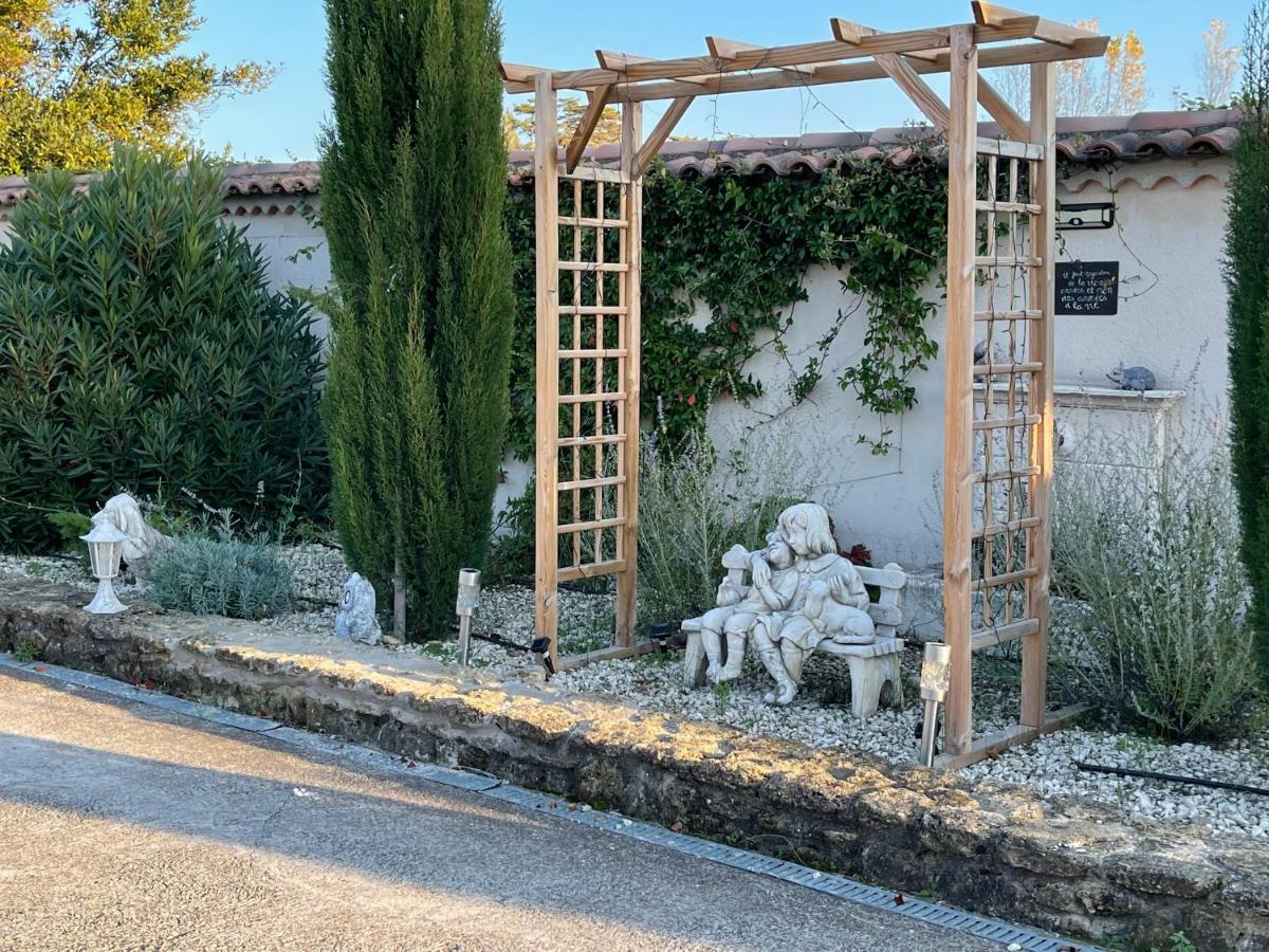 Studio Les Petits Lutins Entraigues-sur-la-Sorgue Esterno foto
