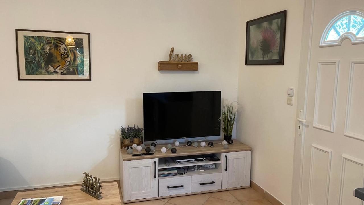 Studio Les Petits Lutins Entraigues-sur-la-Sorgue Esterno foto