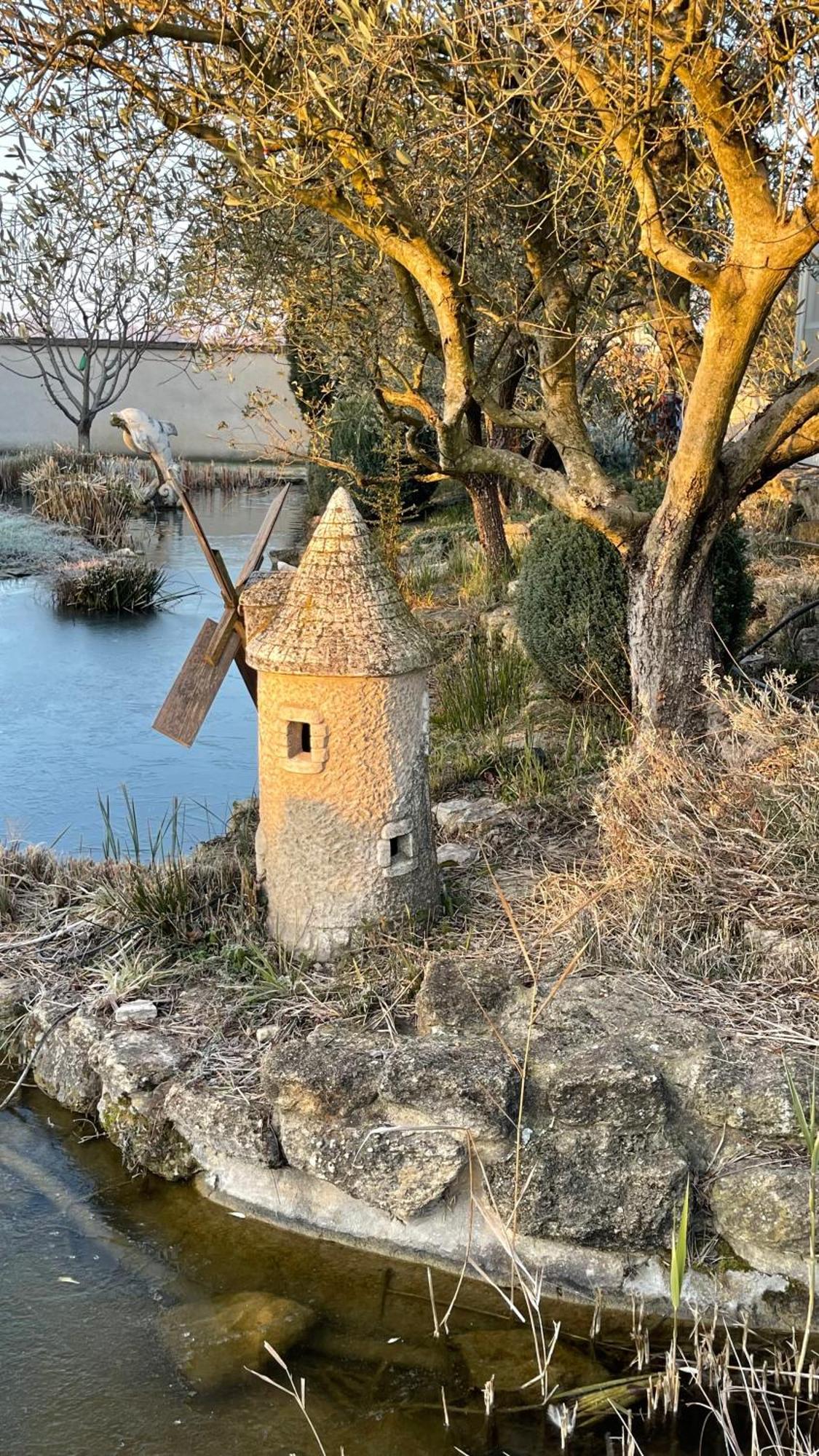 Studio Les Petits Lutins Entraigues-sur-la-Sorgue Esterno foto